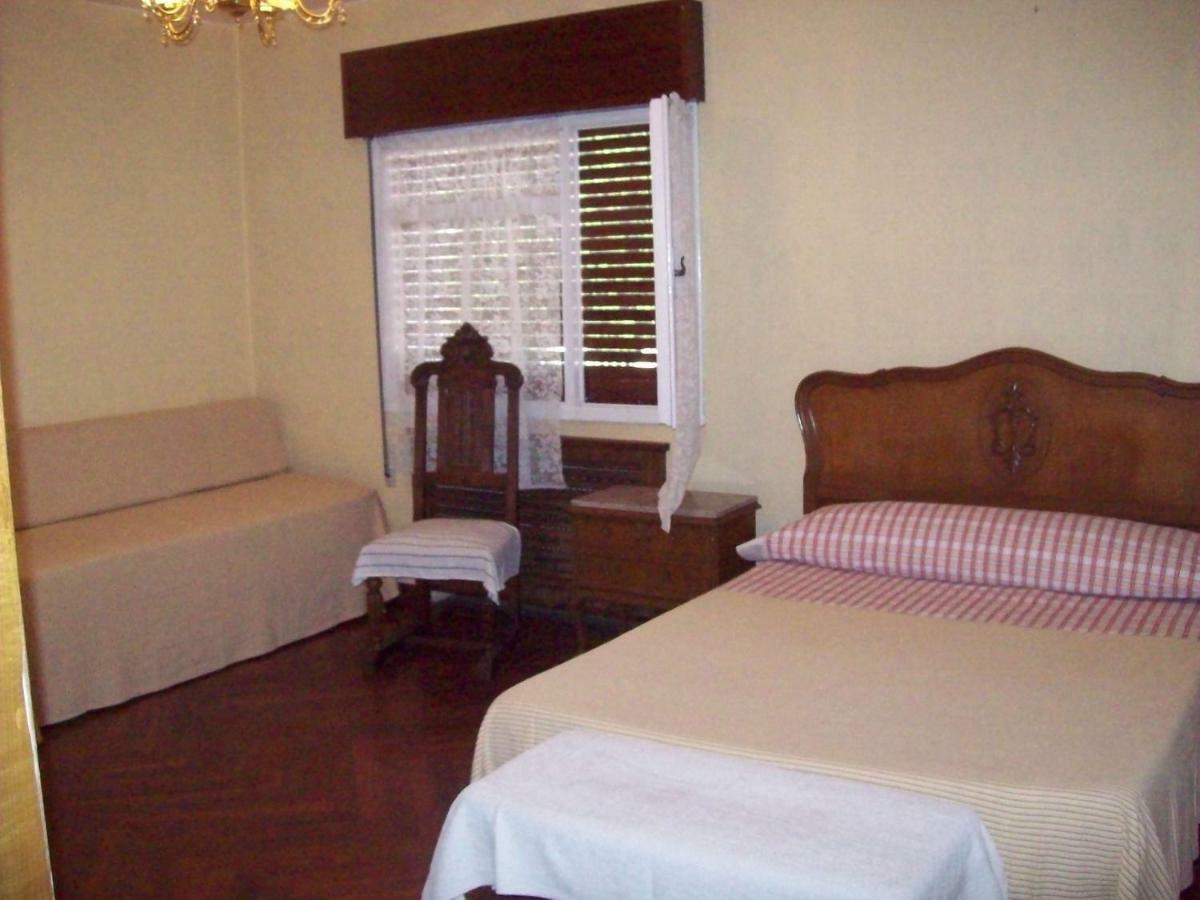 Pension Los Pinos Хихон Экстерьер фото