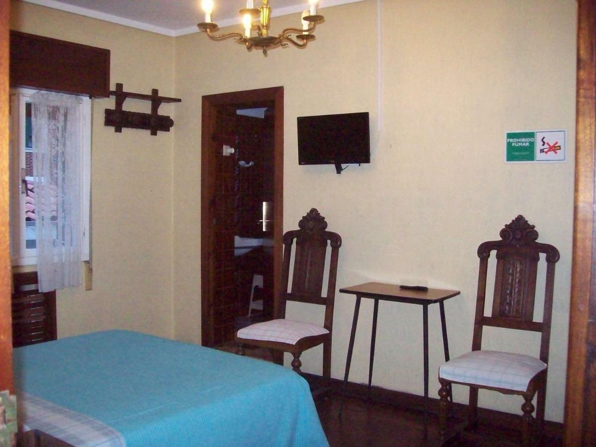 Pension Los Pinos Хихон Экстерьер фото